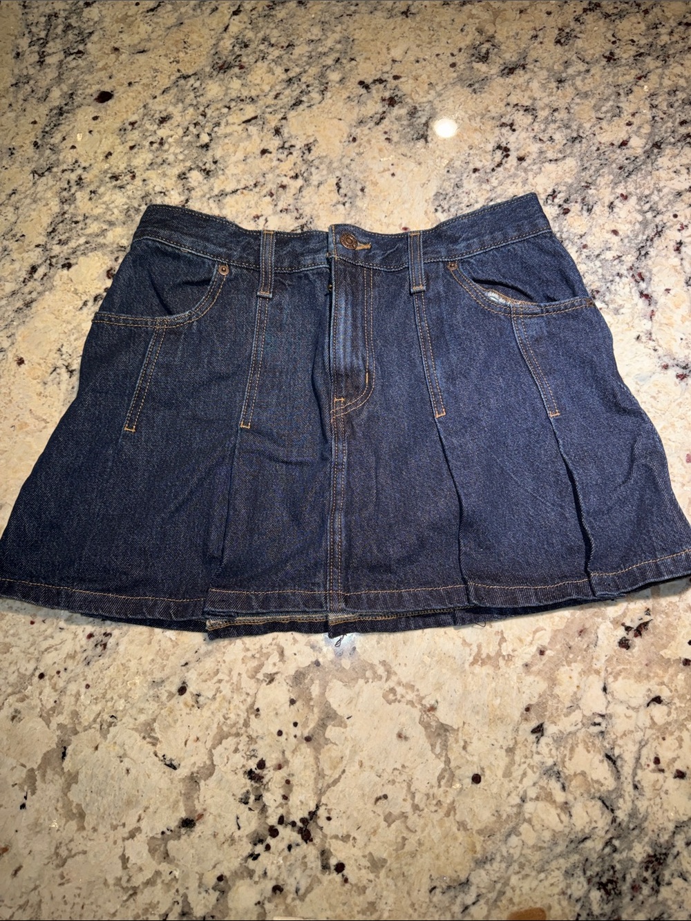 Levi’s Dark Denim Pleated Mini Skirt With Pockets-Blue